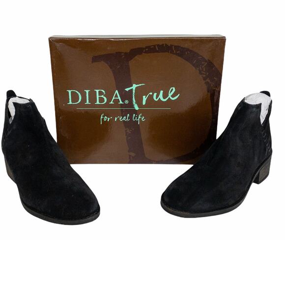 Diba True Silver Studded Black Vio Lyn Suede Block Heel Ankle Boots 8.5 Women's - Picture 2 of 12